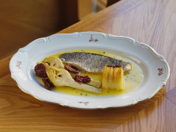 How are UK businesses navigating the challenges of supply chain disruptions?